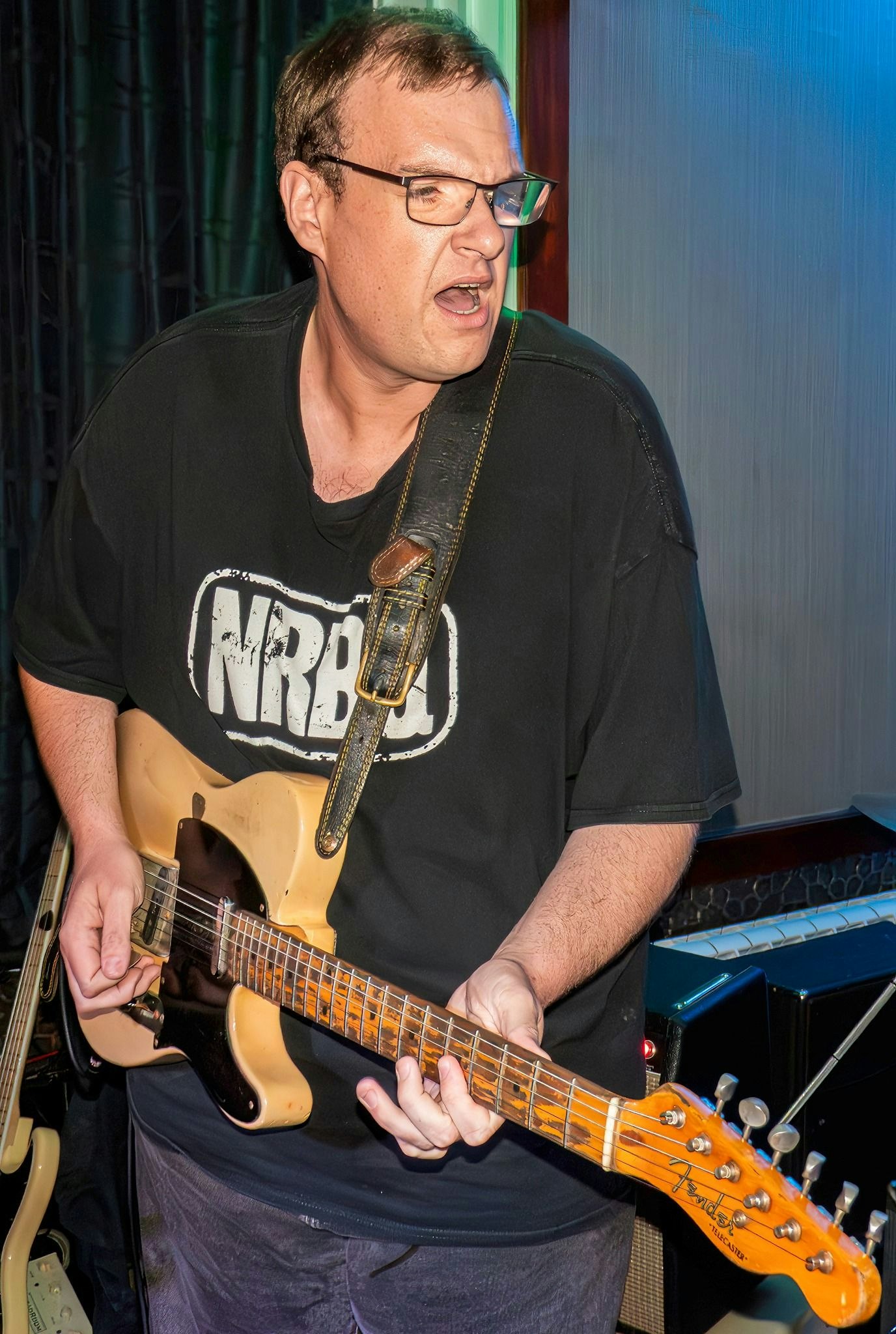 Xmas Eve with James Oliver Band