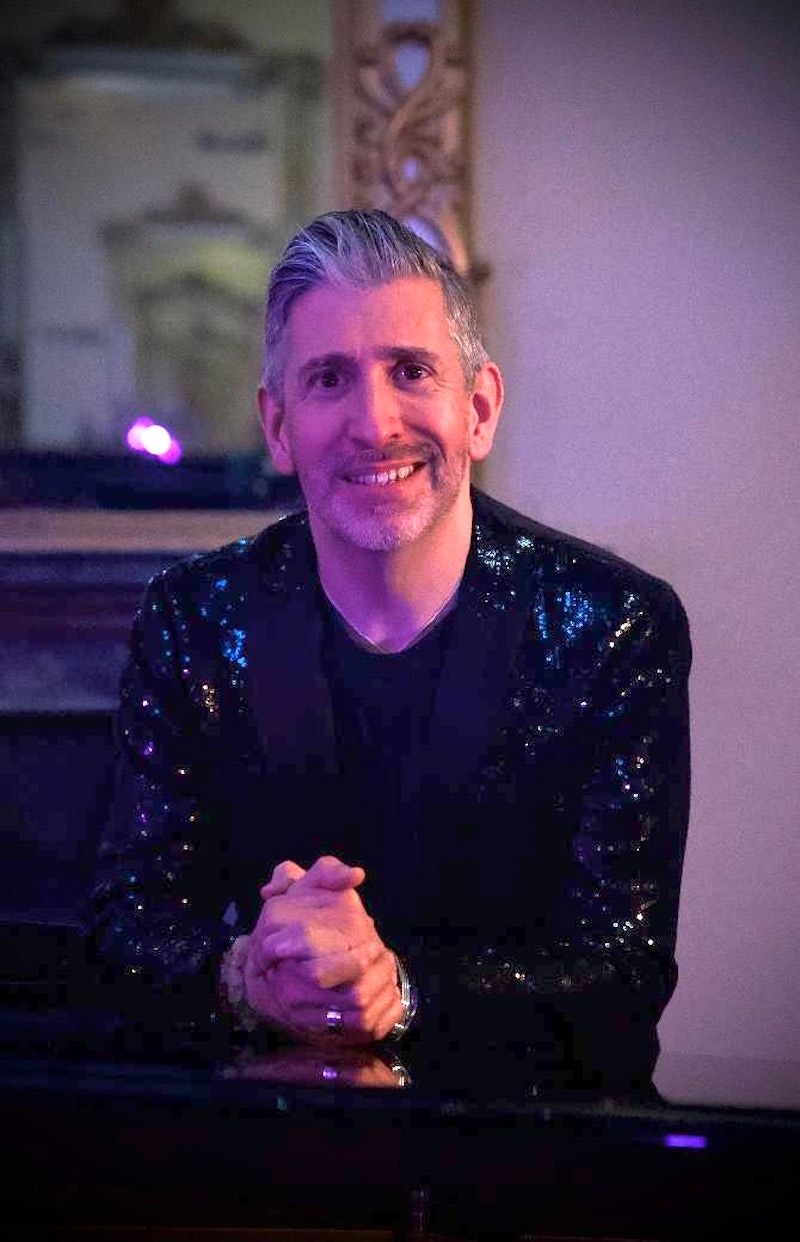 Simon Beck appearing at this event